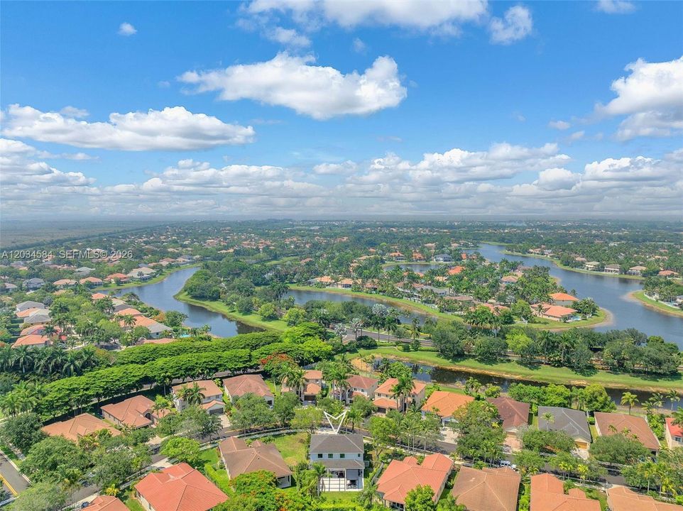 For Sale: $1,295,000 (4 beds, 2 baths, 2550 Square Feet)