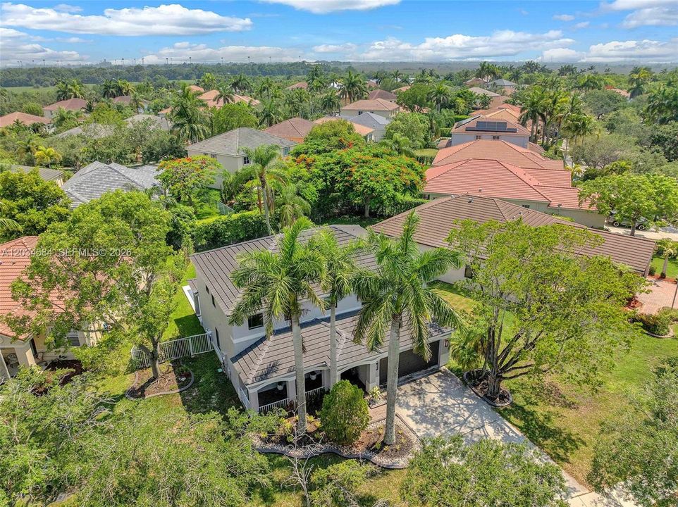 For Sale: $1,295,000 (4 beds, 2 baths, 2550 Square Feet)