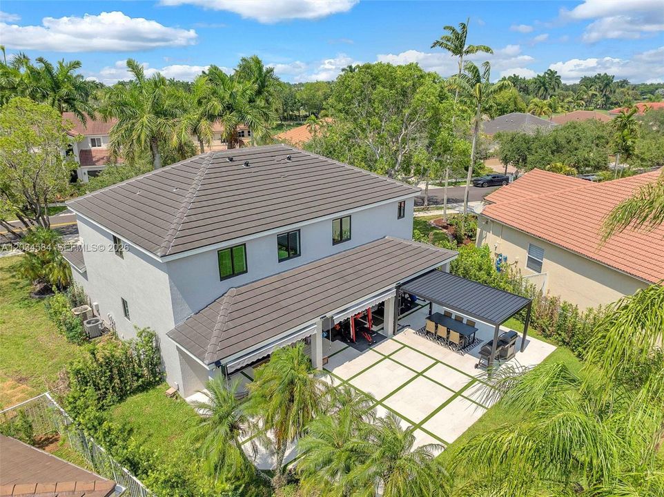 For Sale: $1,295,000 (4 beds, 2 baths, 2550 Square Feet)