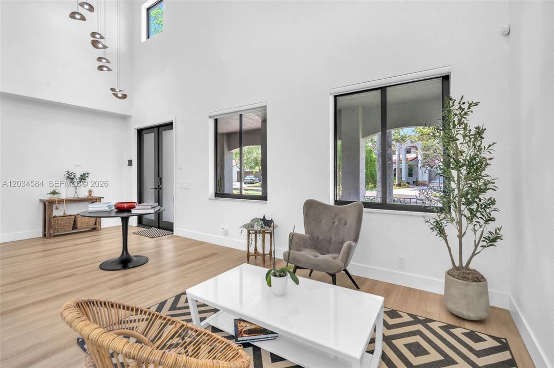 For Sale: $1,295,000 (4 beds, 2 baths, 2550 Square Feet)