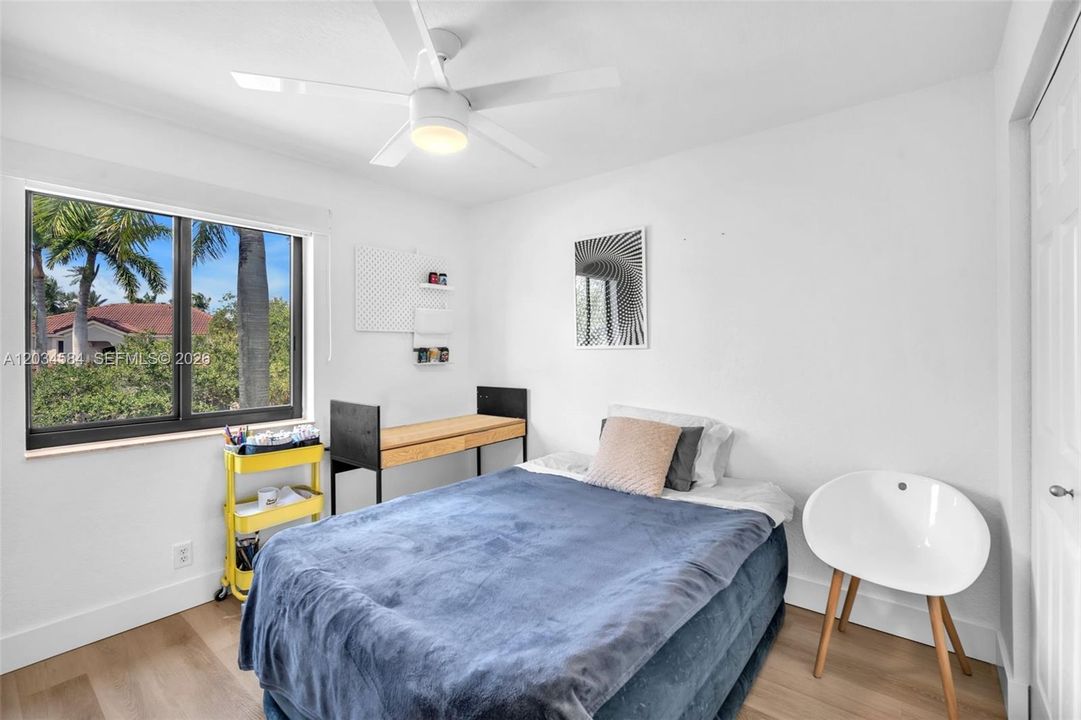 For Sale: $1,295,000 (4 beds, 2 baths, 2550 Square Feet)