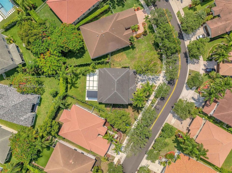 For Sale: $1,295,000 (4 beds, 2 baths, 2550 Square Feet)