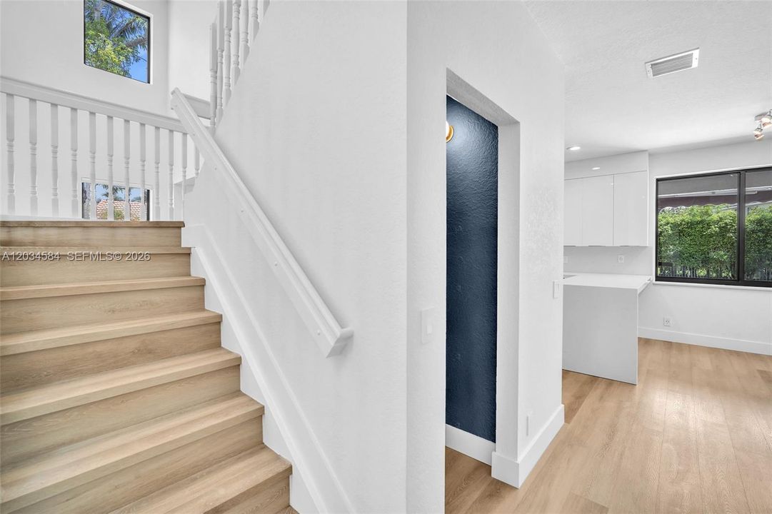 For Sale: $1,295,000 (4 beds, 2 baths, 2550 Square Feet)