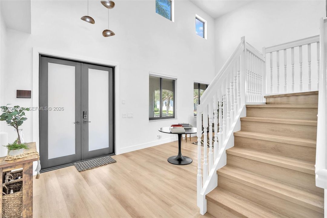 For Sale: $1,295,000 (4 beds, 2 baths, 2550 Square Feet)