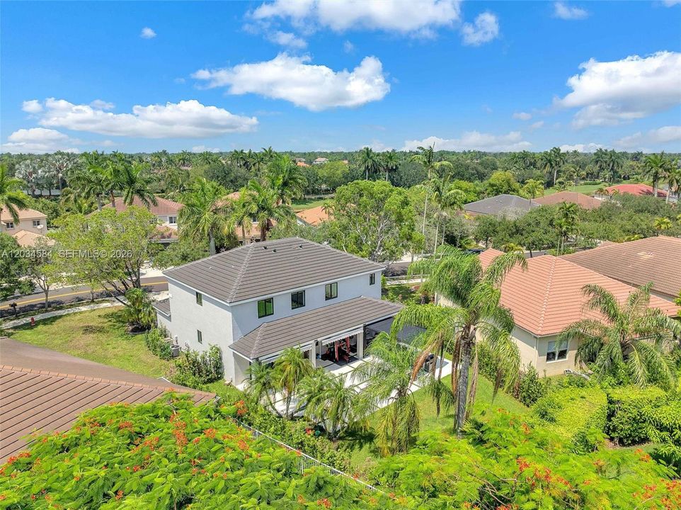 For Sale: $1,295,000 (4 beds, 2 baths, 2550 Square Feet)