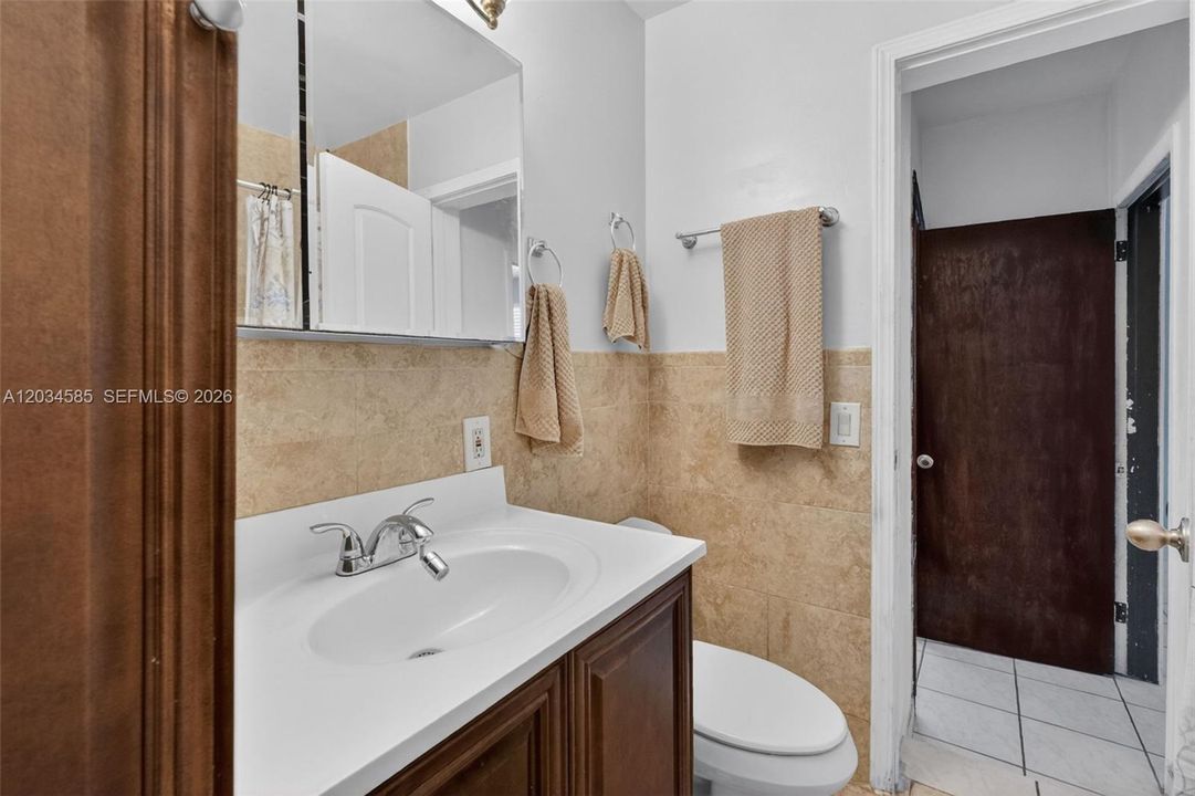 For Sale: $600,000 (4 beds, 2 baths, 1970 Square Feet)