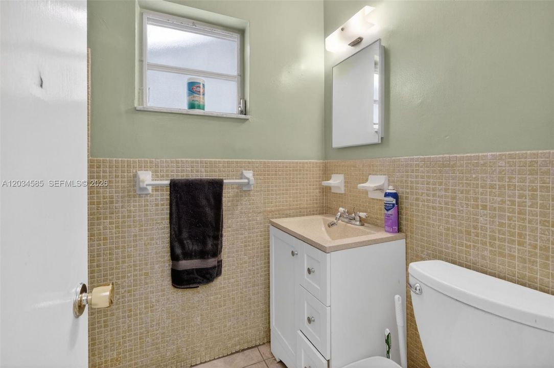 For Sale: $600,000 (4 beds, 2 baths, 1970 Square Feet)