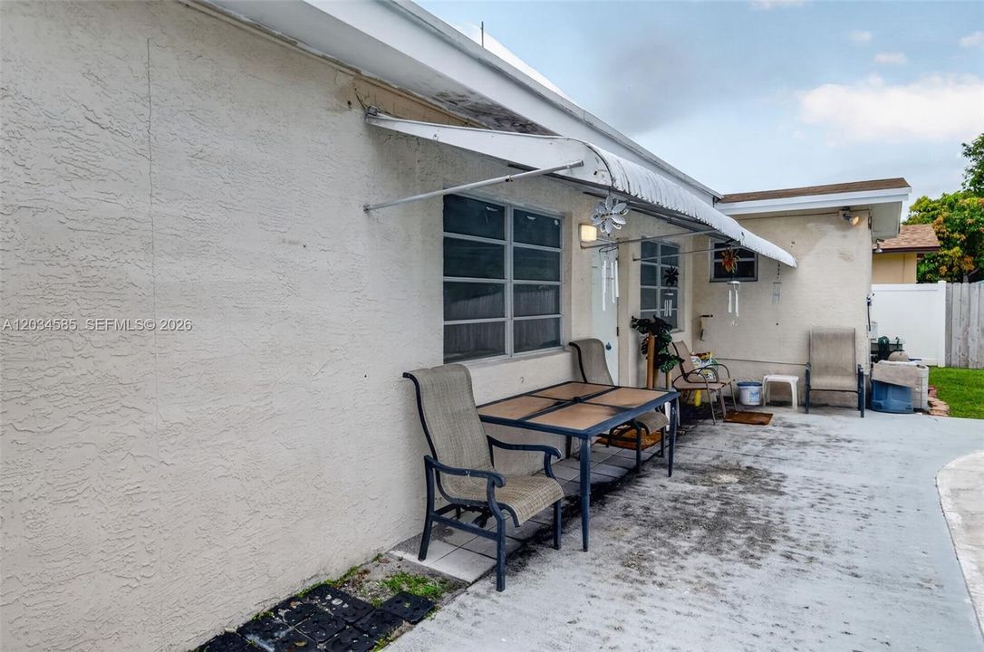 For Sale: $600,000 (4 beds, 2 baths, 1970 Square Feet)