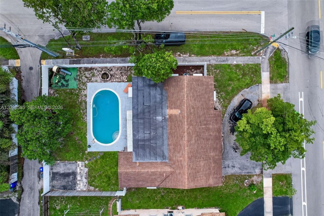 For Sale: $600,000 (4 beds, 2 baths, 1970 Square Feet)