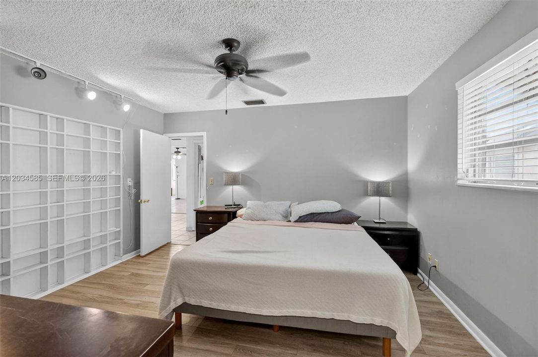 For Sale: $600,000 (4 beds, 2 baths, 1970 Square Feet)