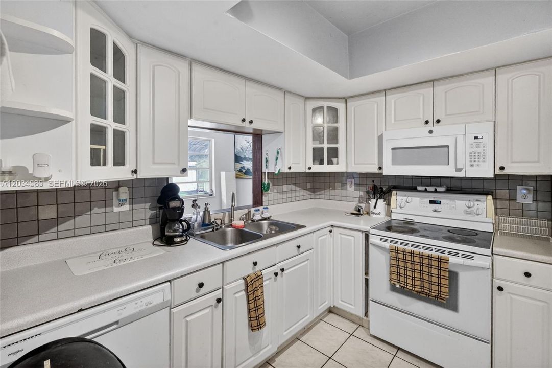 For Sale: $600,000 (4 beds, 2 baths, 1970 Square Feet)