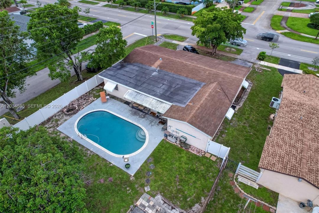 For Sale: $600,000 (4 beds, 2 baths, 1970 Square Feet)