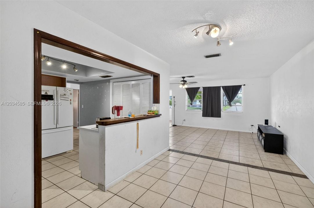 For Sale: $600,000 (4 beds, 2 baths, 1970 Square Feet)