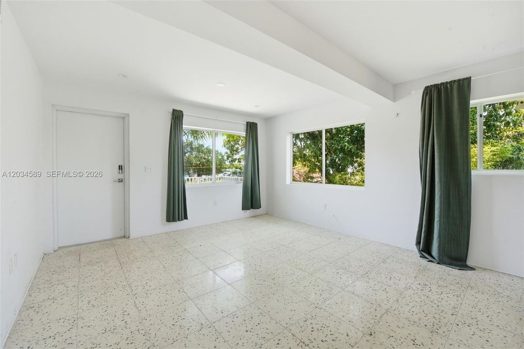For Rent: $1,850 (1 beds, 1 baths, 505 Square Feet)
