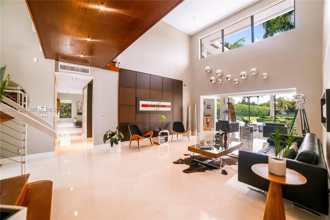 En Renta: $13,500 (5 camas, 3 baños, 3766 Pies cuadrados)