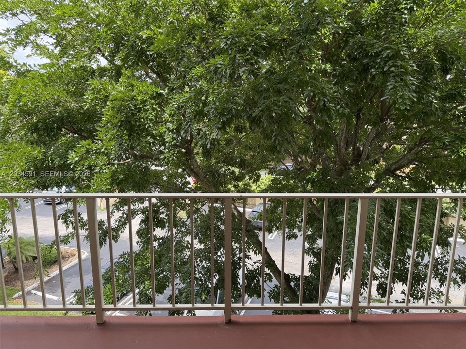 For Sale: $275,000 (2 beds, 1 baths, 1077 Square Feet)
