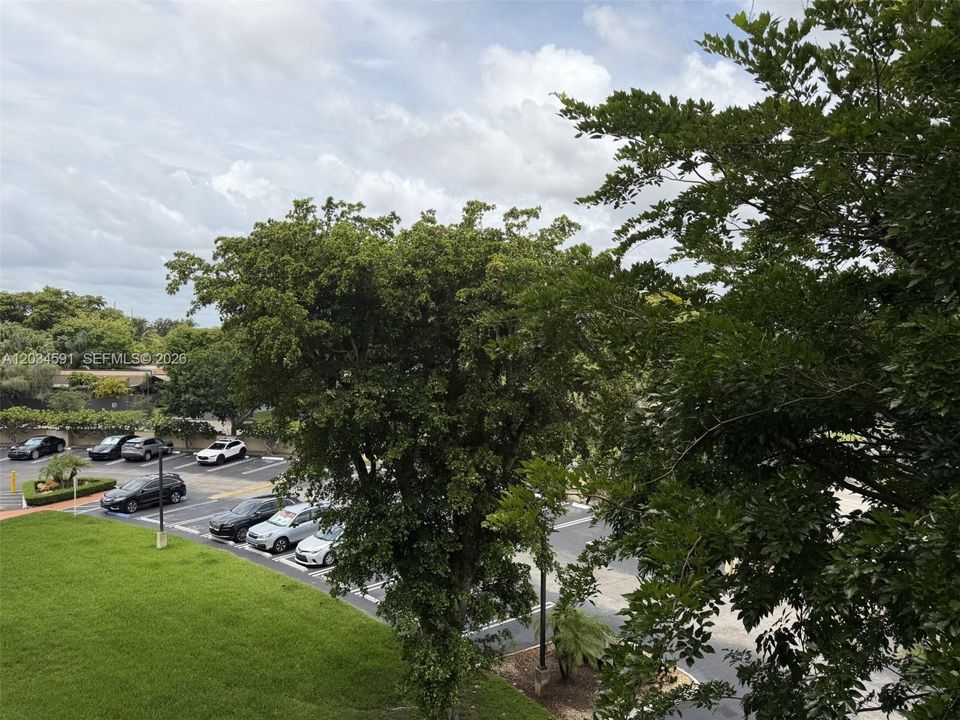 For Sale: $275,000 (2 beds, 1 baths, 1077 Square Feet)