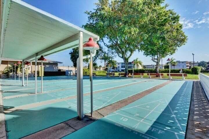 lcg shuffleboard