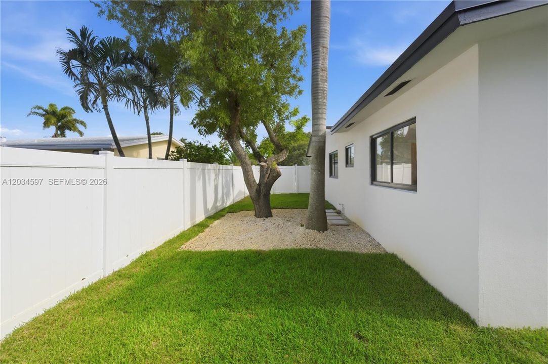For Sale: $949,900 (3 beds, 2 baths, 1448 Square Feet)