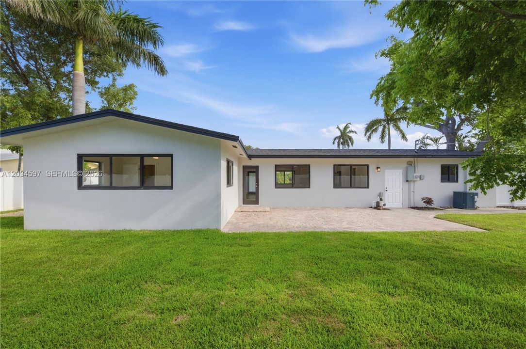 For Sale: $949,900 (3 beds, 2 baths, 1448 Square Feet)
