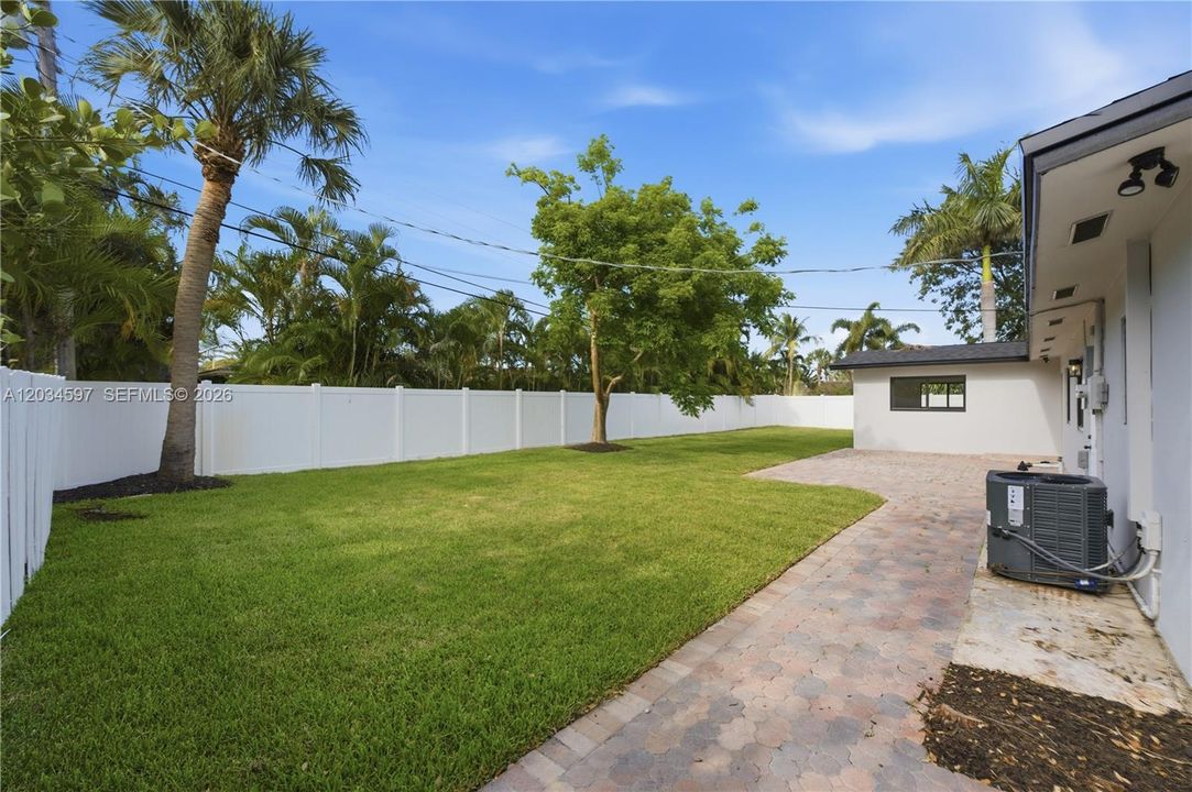 For Sale: $949,900 (3 beds, 2 baths, 1448 Square Feet)