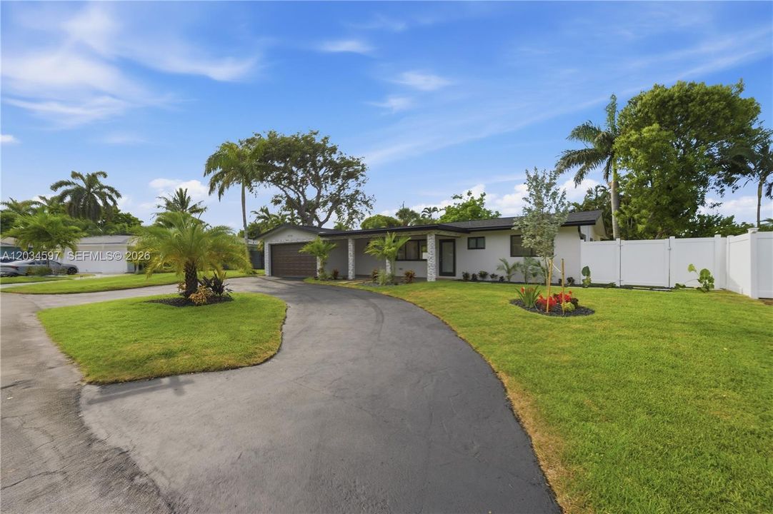 For Sale: $949,900 (3 beds, 2 baths, 1448 Square Feet)