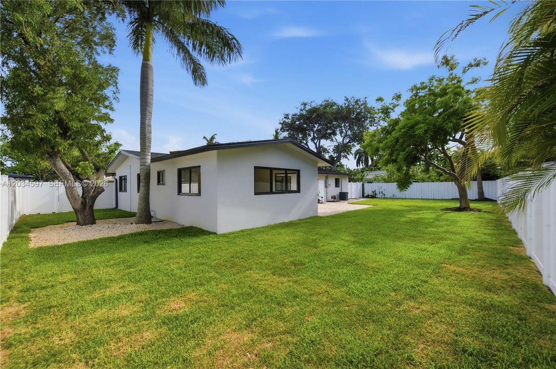 For Sale: $949,900 (3 beds, 2 baths, 1448 Square Feet)