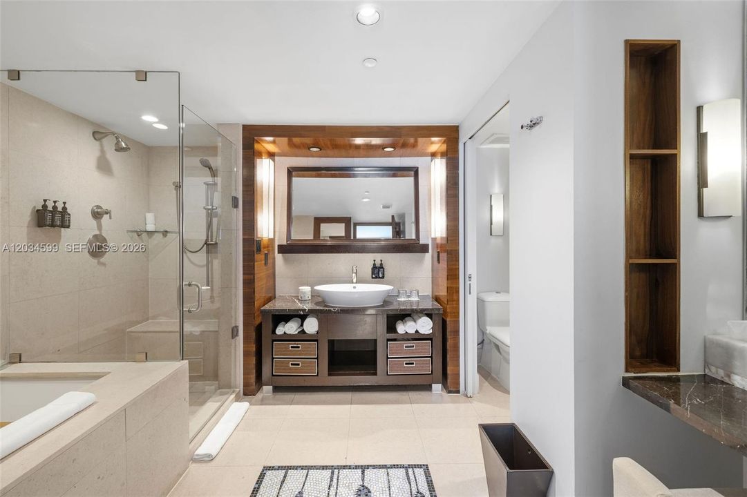 For Rent: $6,000 (1 beds, 1 baths, 662 Square Feet)