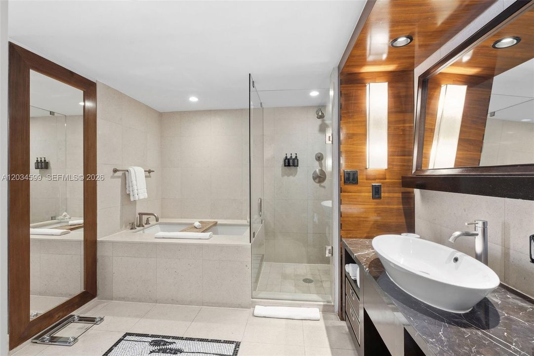 For Rent: $6,000 (1 beds, 1 baths, 662 Square Feet)