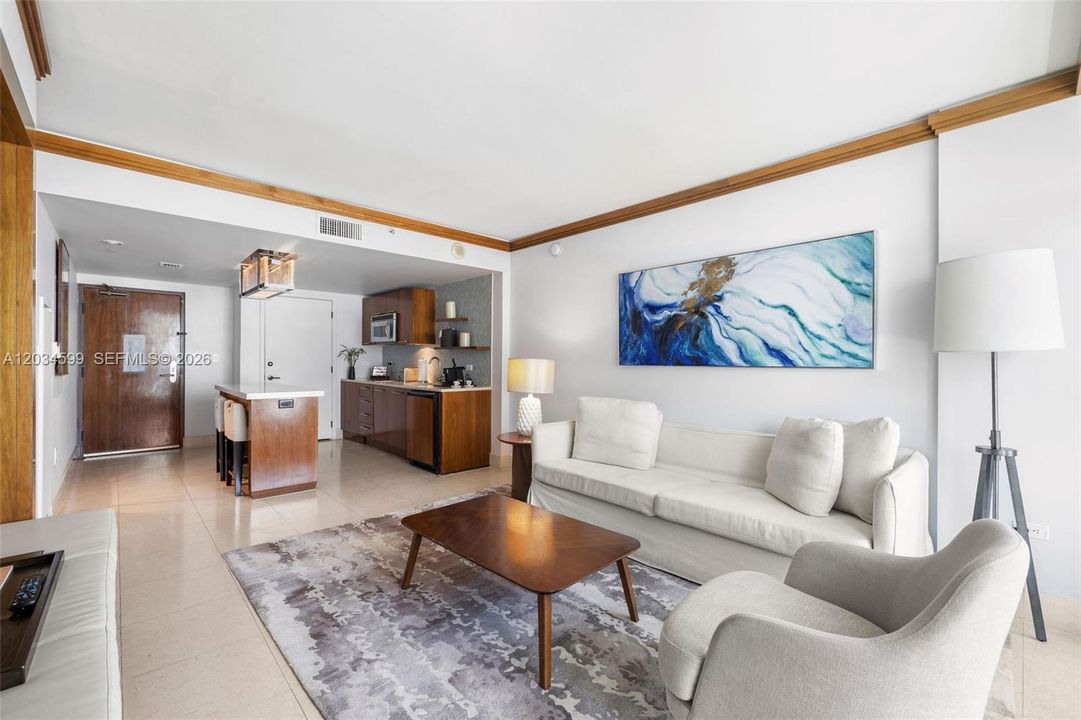 For Rent: $6,000 (1 beds, 1 baths, 662 Square Feet)