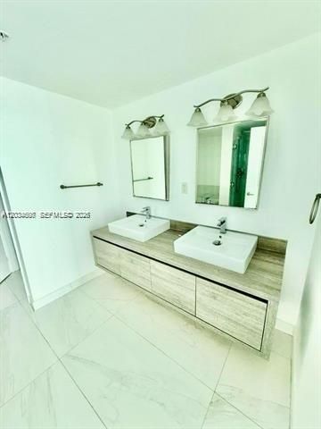 В аренду: $5,100 (2 спален, 3 ванн, 1553 Квадратных фут)