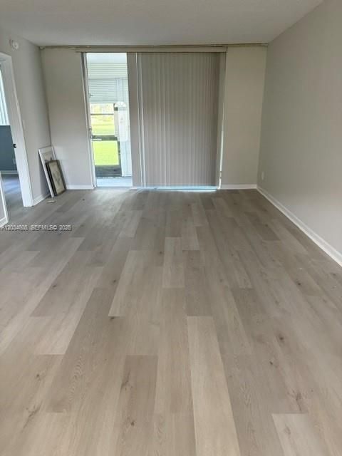 For Rent: $2,000 (1 beds, 1 baths, 900 Square Feet)