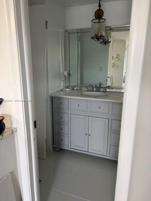 For Rent: $2,000 (1 beds, 1 baths, 900 Square Feet)