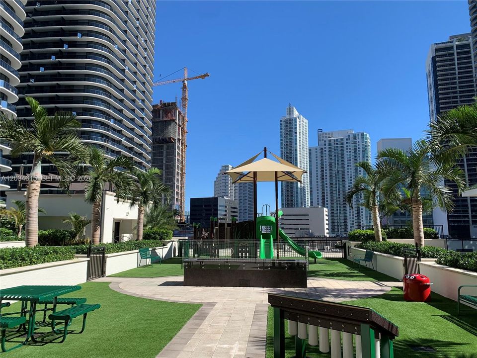 En Venta: $740,000 (2 camas, 2 baños, 1274 Pies cuadrados)