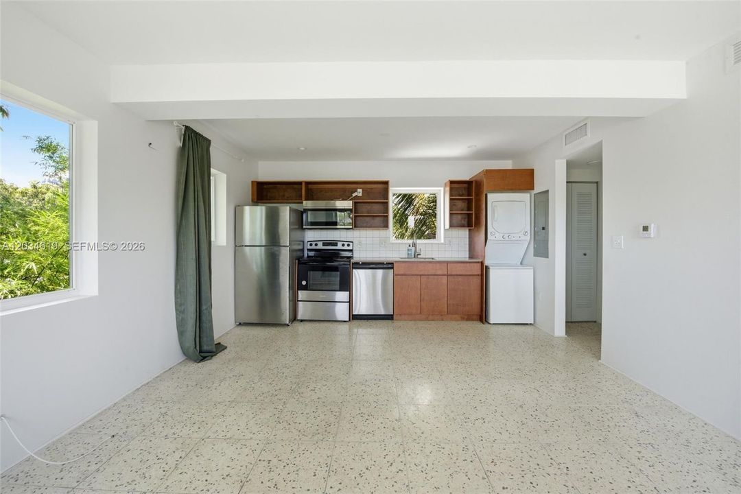 For Rent: $1,800 (1 beds, 1 baths, 505 Square Feet)