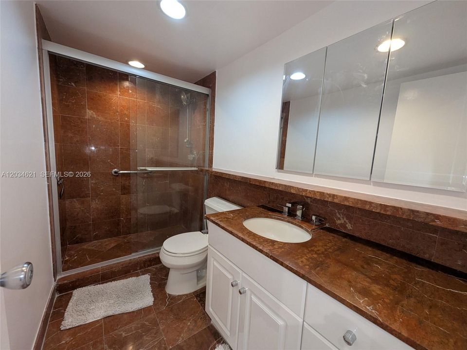 В аренду: $5,000 (2 спален, 2 ванн, 1410 Квадратных фут)