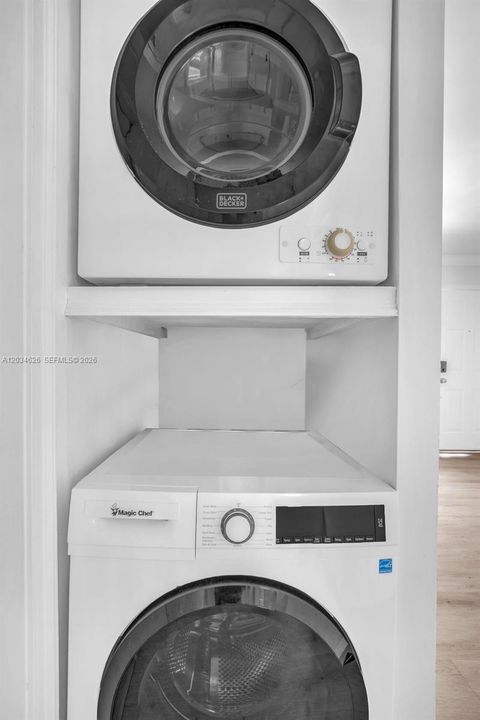 В аренду: $2,600 (2 спален, 2 ванн, 664 Квадратных фут)