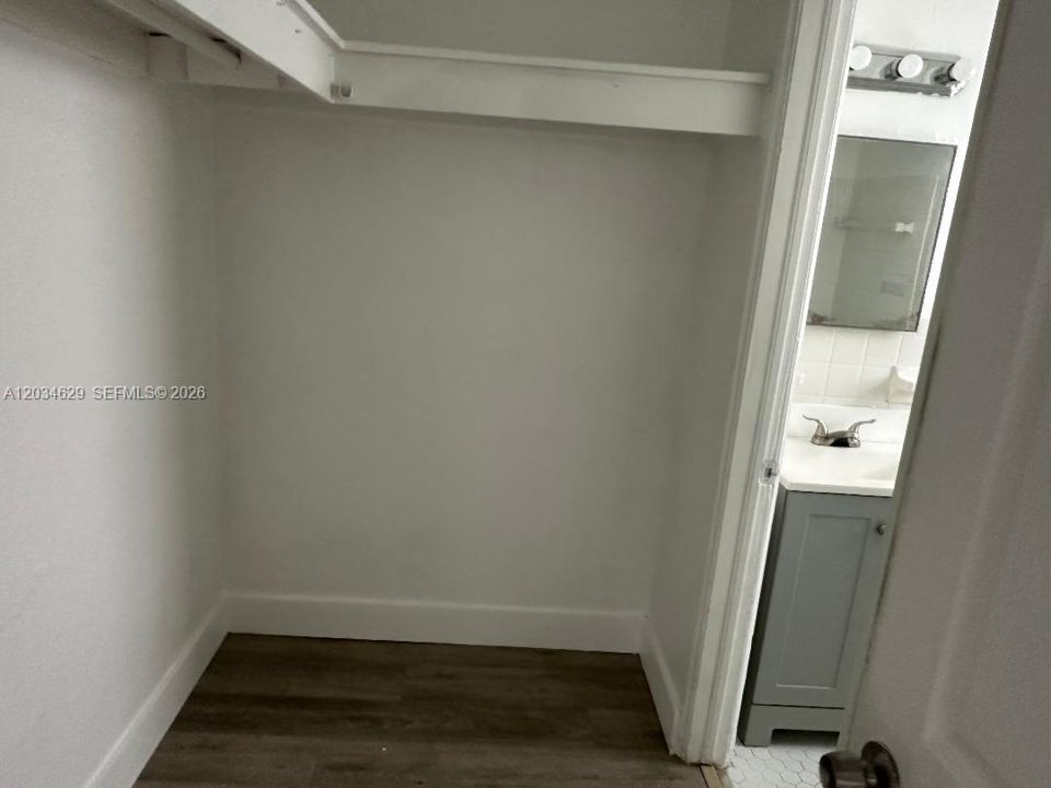 В аренду: $1,350 (0 спален, 1 ванн, 620 Квадратных фут)