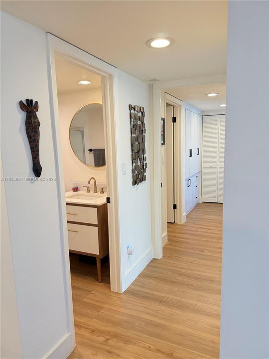 В аренду: $4,650 (2 спален, 2 ванн, 1316 Квадратных фут)
