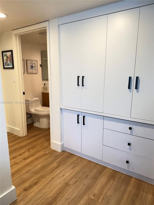 В аренду: $4,650 (2 спален, 2 ванн, 1316 Квадратных фут)