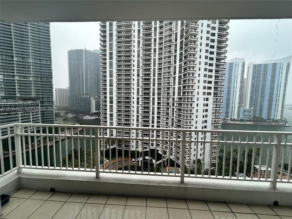 For Rent: $4,700 (2 beds, 2 baths, 1303 Square Feet)