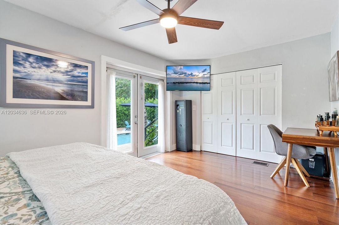 For Sale: $675,000 (3 beds, 1 baths, 1245 Square Feet)