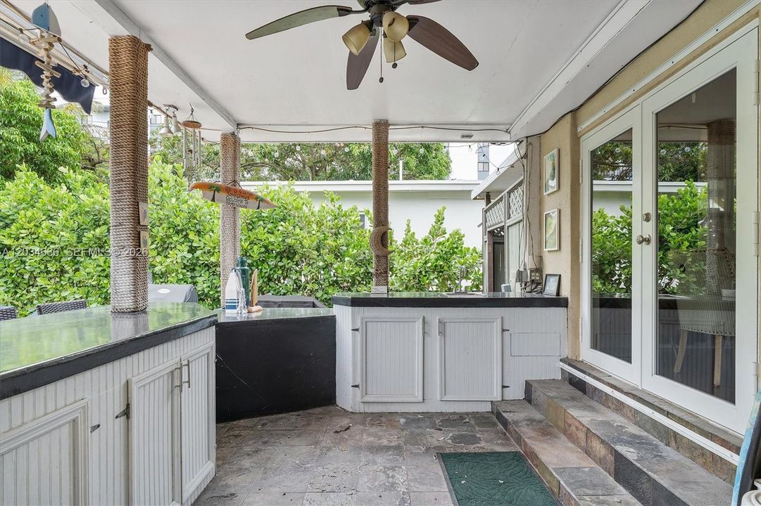 For Sale: $675,000 (3 beds, 1 baths, 1245 Square Feet)