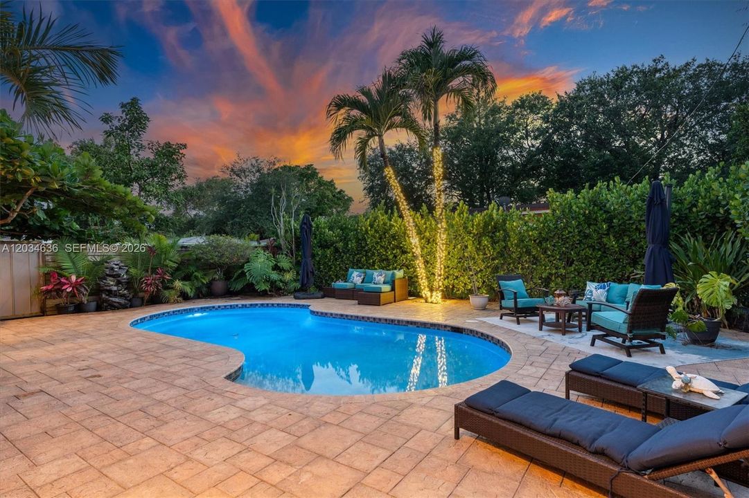 For Sale: $675,000 (3 beds, 1 baths, 1245 Square Feet)
