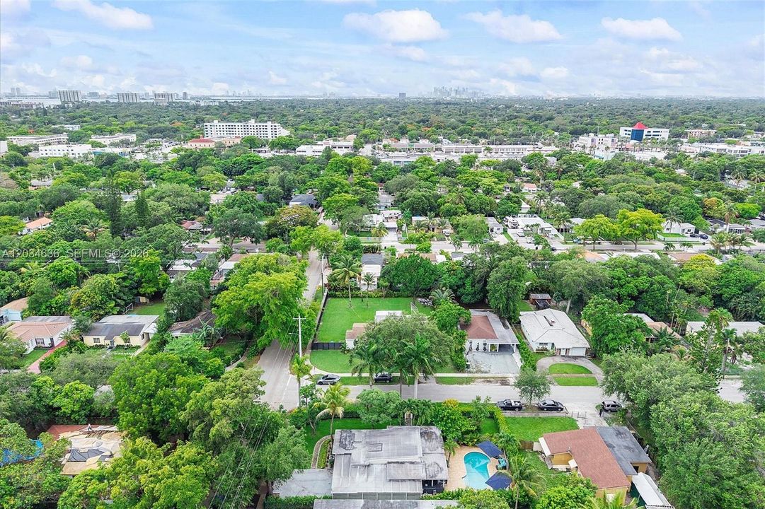 For Sale: $675,000 (3 beds, 1 baths, 1245 Square Feet)