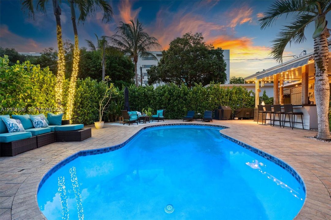 For Sale: $675,000 (3 beds, 1 baths, 1245 Square Feet)