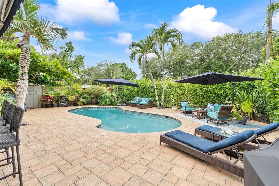 For Sale: $675,000 (3 beds, 1 baths, 1245 Square Feet)