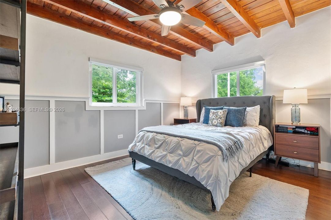 For Sale: $675,000 (3 beds, 1 baths, 1245 Square Feet)