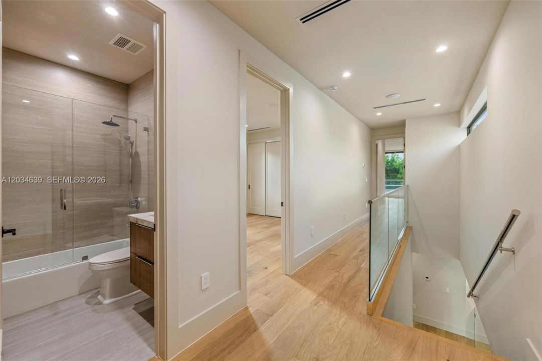 待售: $3,290,000 (7 贝兹, 6 浴室, 3459 平方英尺)