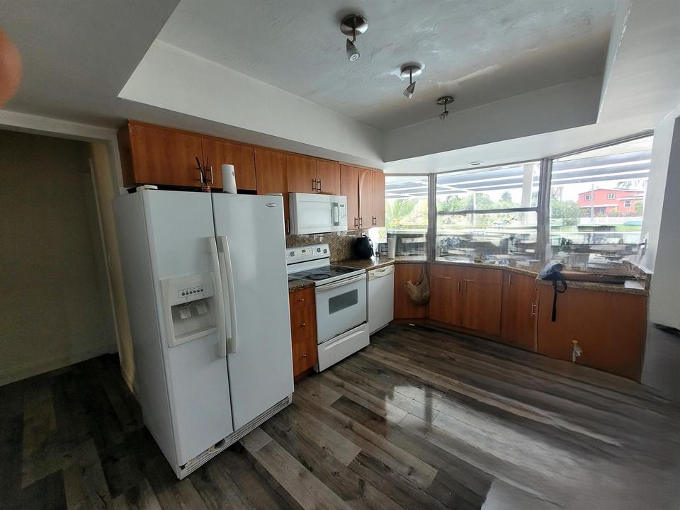 KITCHEN 66641EMERALD DR